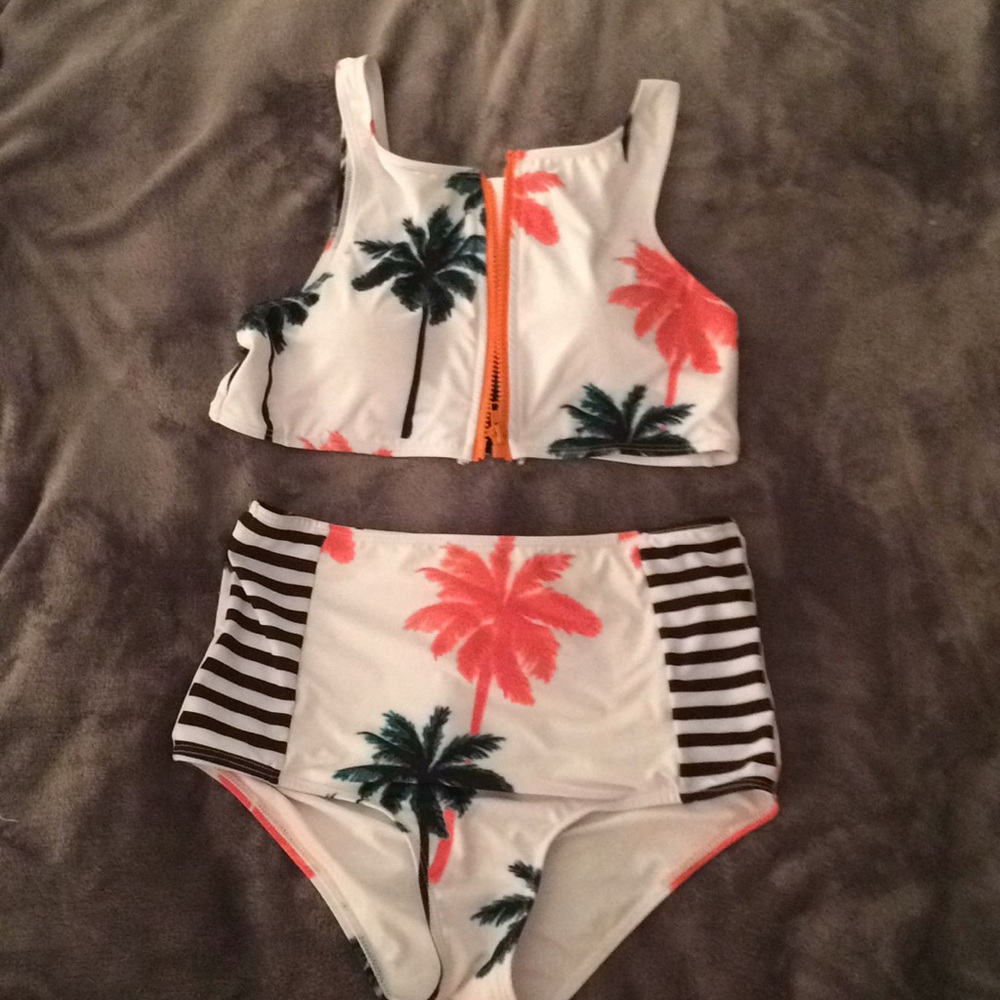 Patterned bikini